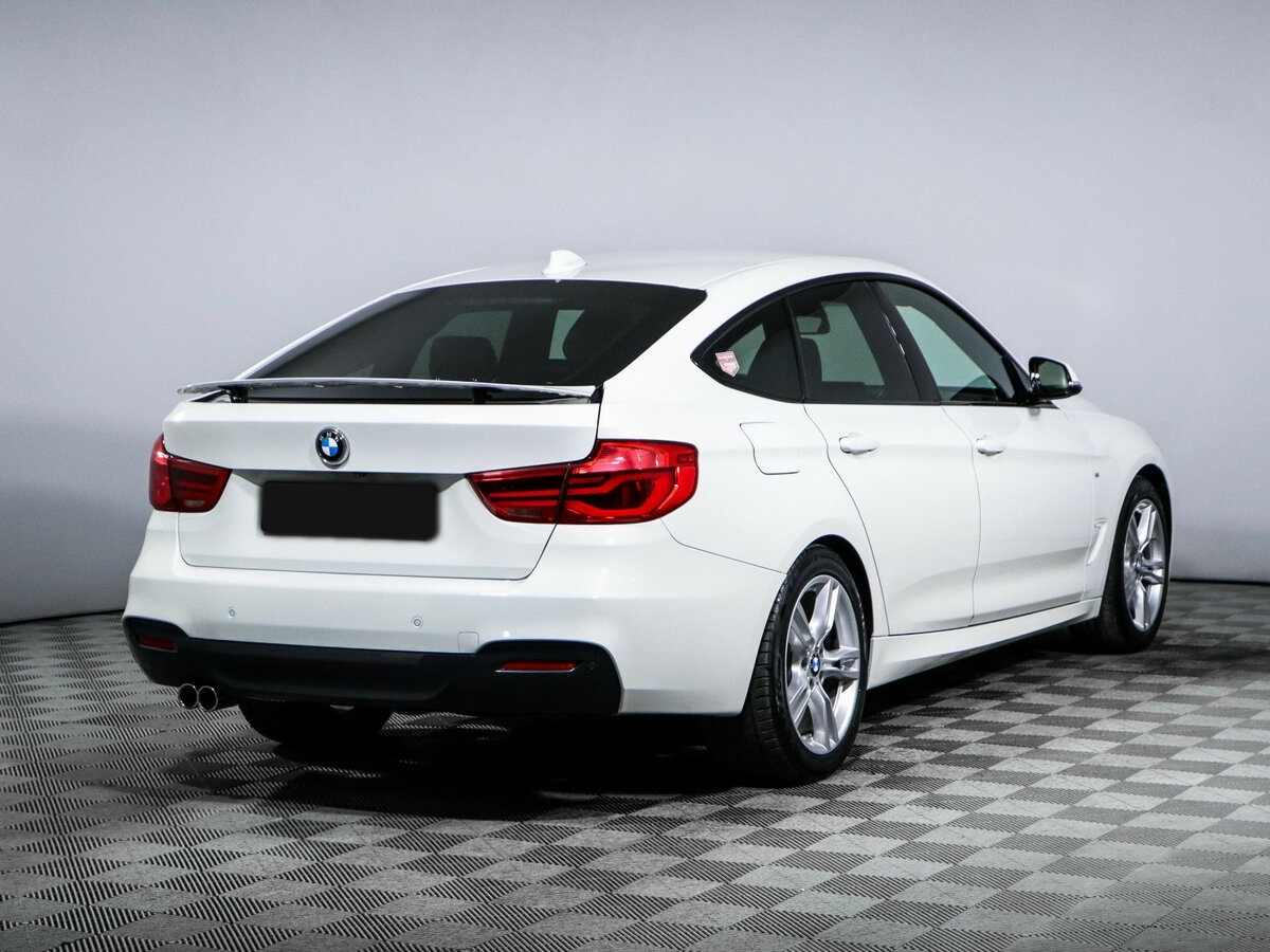 BMW 3 серии с пробегом — 2018 год. Фото: #3
