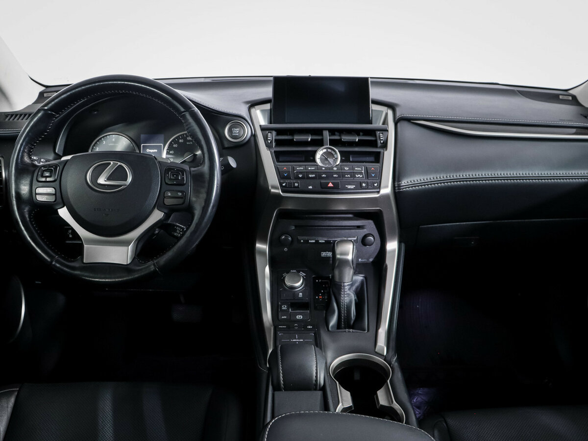 Lexus NX с пробегом — 2015 год. Фото: #9