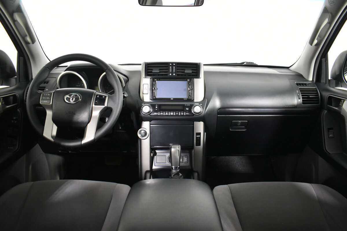 Toyota Land Cruiser Prado с пробегом — 2012 год. Фото: #10