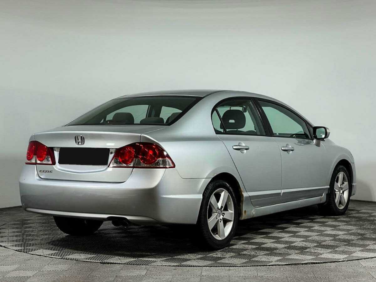 Honda Civic с пробегом — 2006 год. Фото: #4