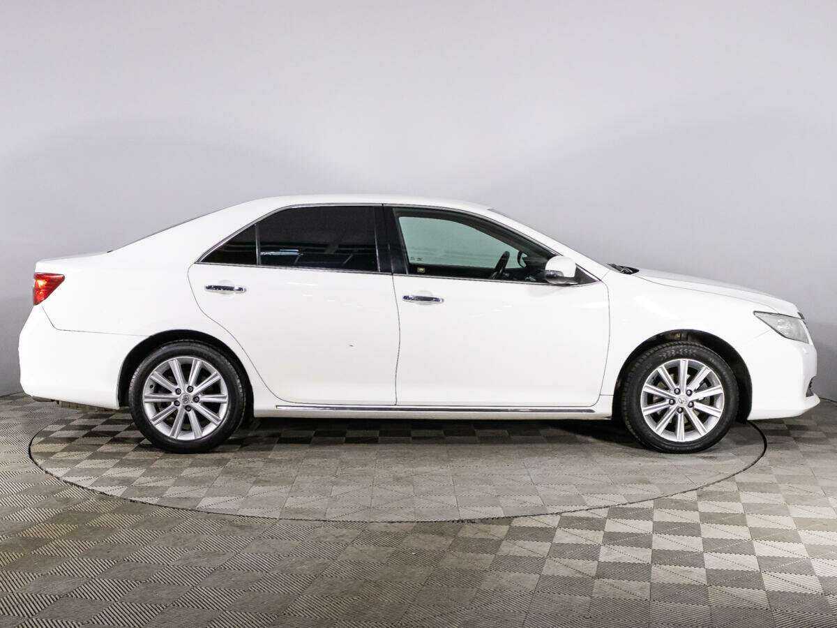 Toyota Camry с пробегом — 2012 год. Фото: #3