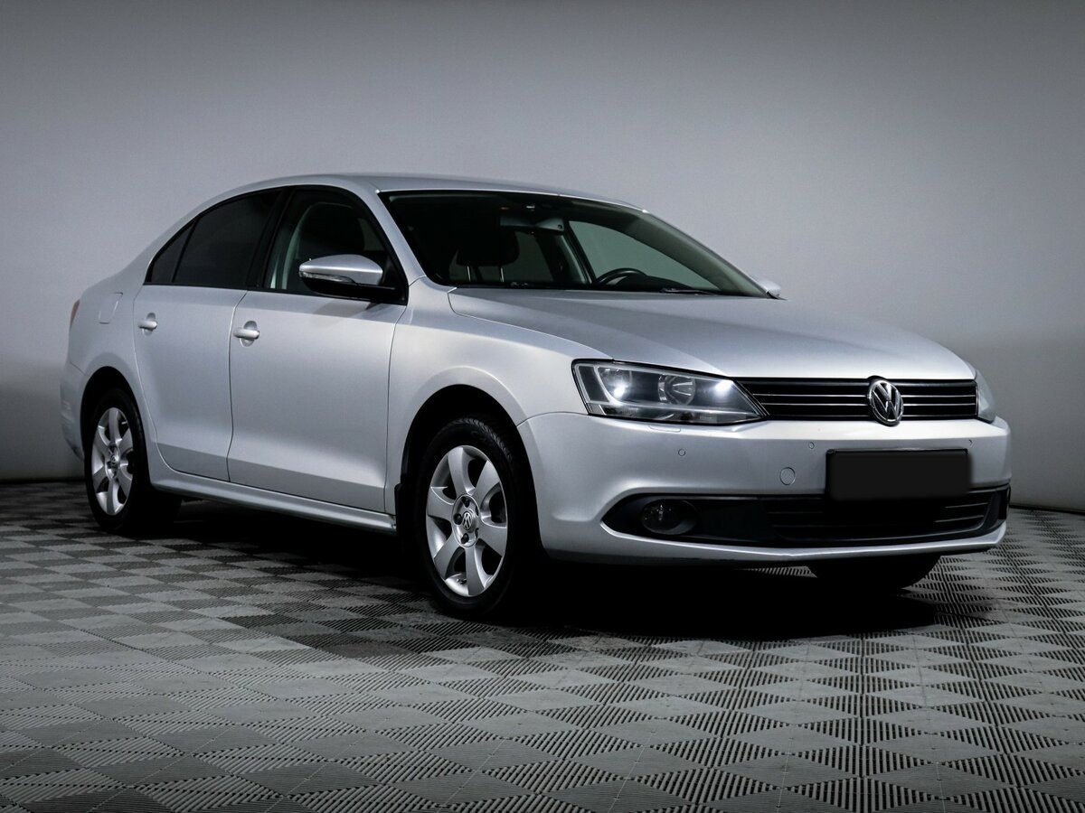 Volkswagen Jetta с пробегом — 2011 год. Фото: #2