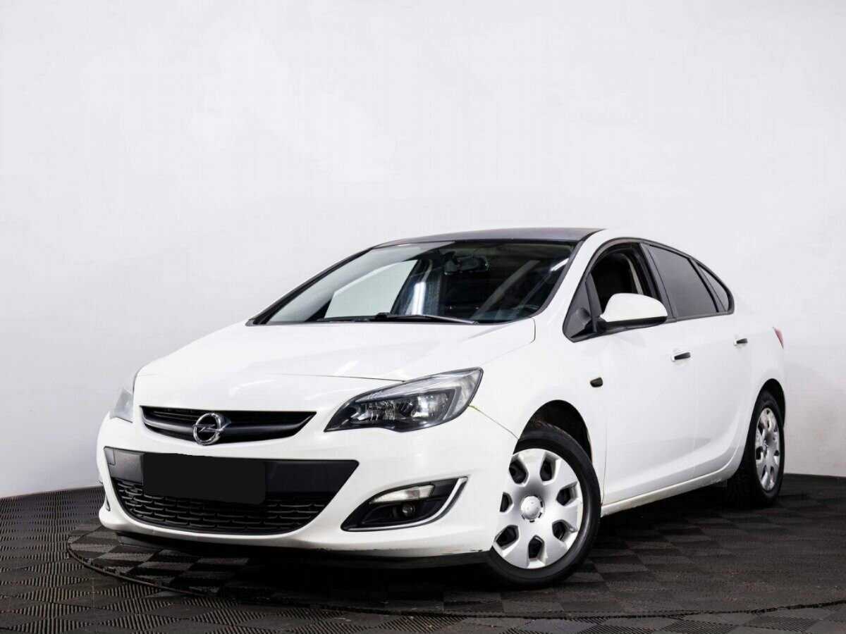 Opel Astra с пробегом — 2013 год. Фото: #0