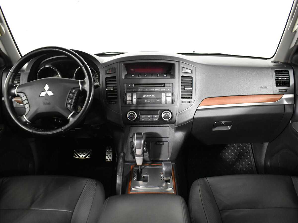 Mitsubishi Pajero с пробегом — 2007 год. Фото: #11