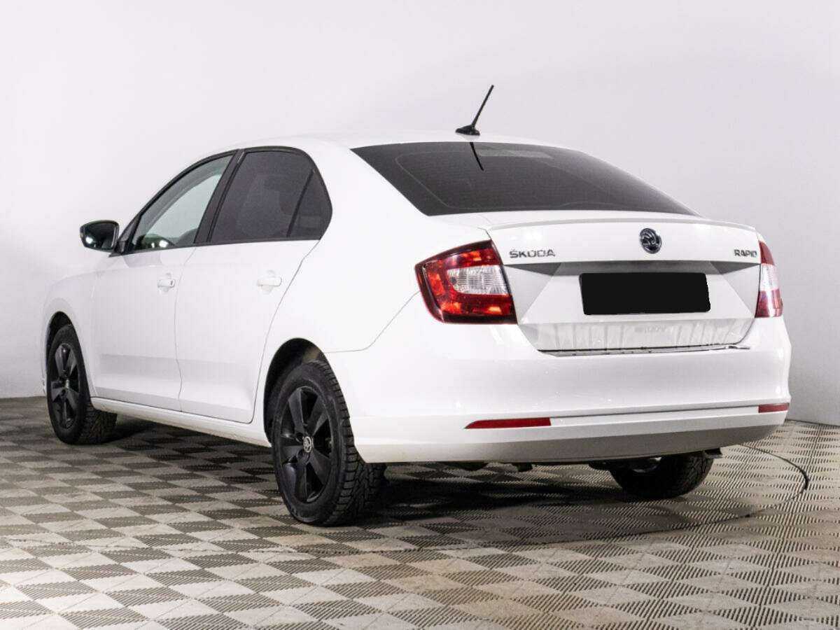 Skoda Rapid с пробегом — 2018 год. Фото: #6