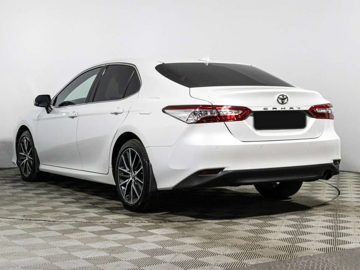 Toyota Camry с пробегом — 2022 год. Фото: #6