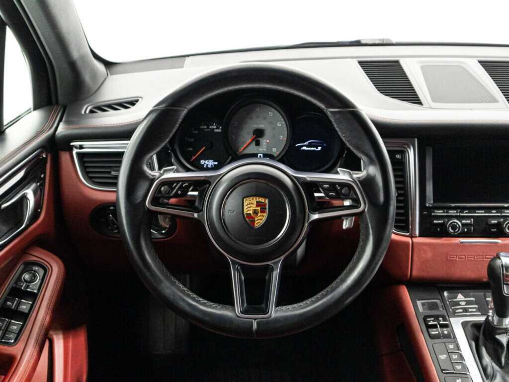 Porsche Macan с пробегом — 2014 год. Фото: #22