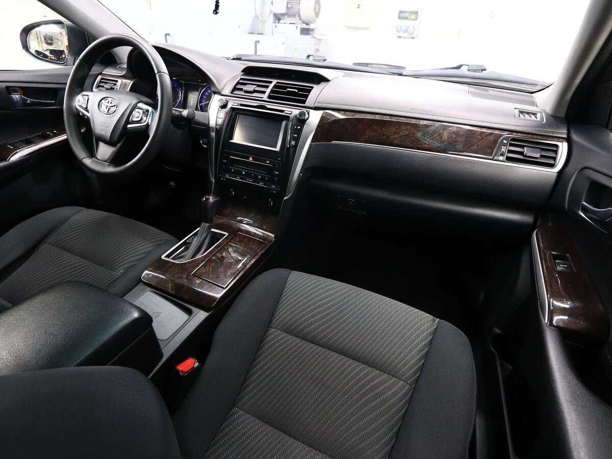 Toyota Camry с пробегом — 2016 год. Фото: #14