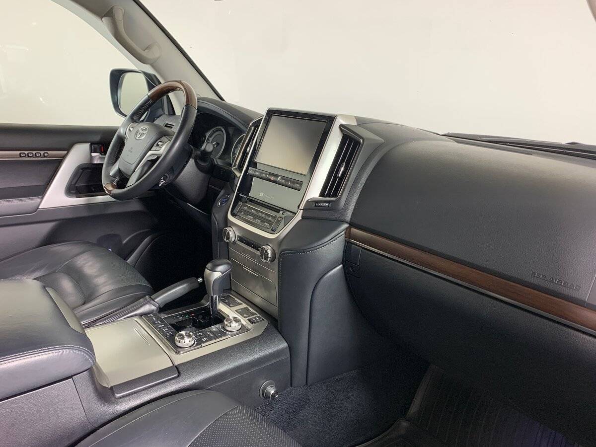 Toyota Land Cruiser с пробегом — 2016 год. Фото: #12