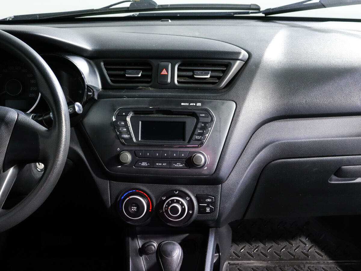 Kia Rio с пробегом — 2011 год. Фото: #12