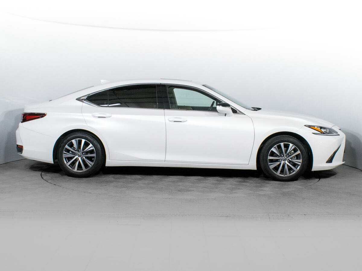 Lexus ES с пробегом — 2019 год. Фото: #3
