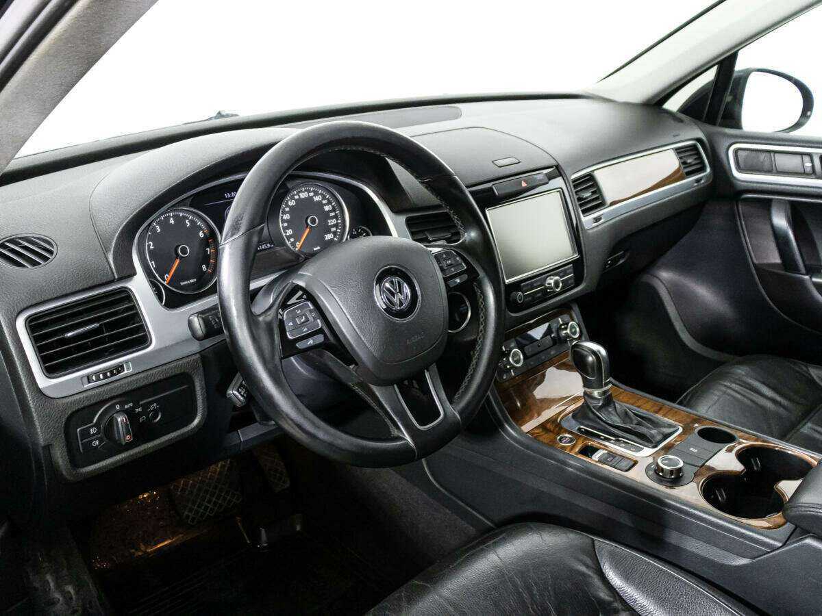 Volkswagen Touareg с пробегом — 2011 год. Фото: #10