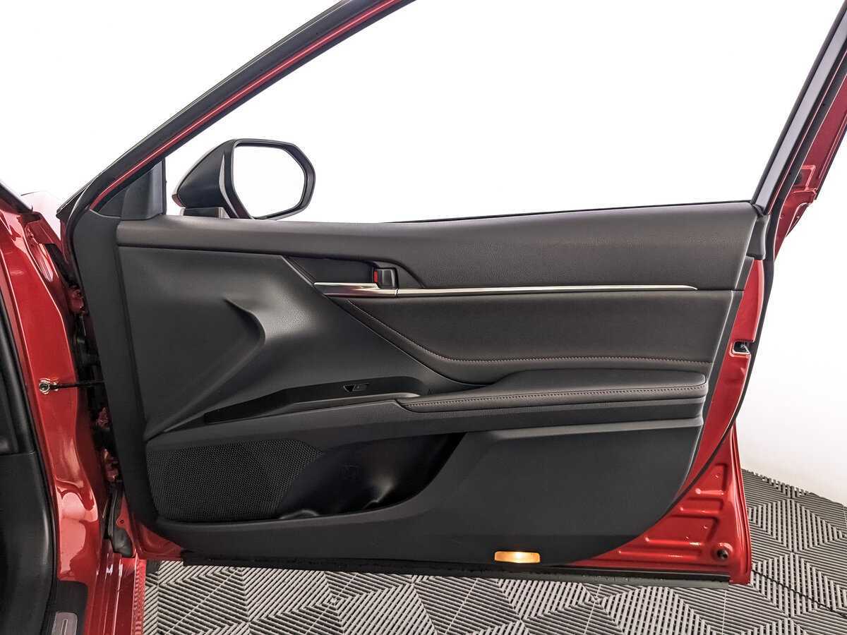 Toyota Camry с пробегом — 2022 год. Фото: #22