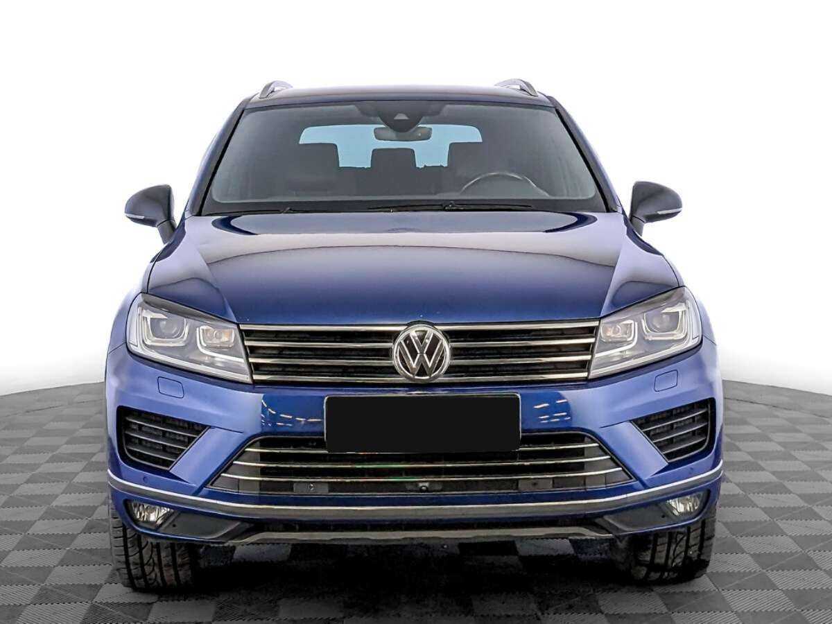 Volkswagen Touareg с пробегом — 2017 год. Фото: #1