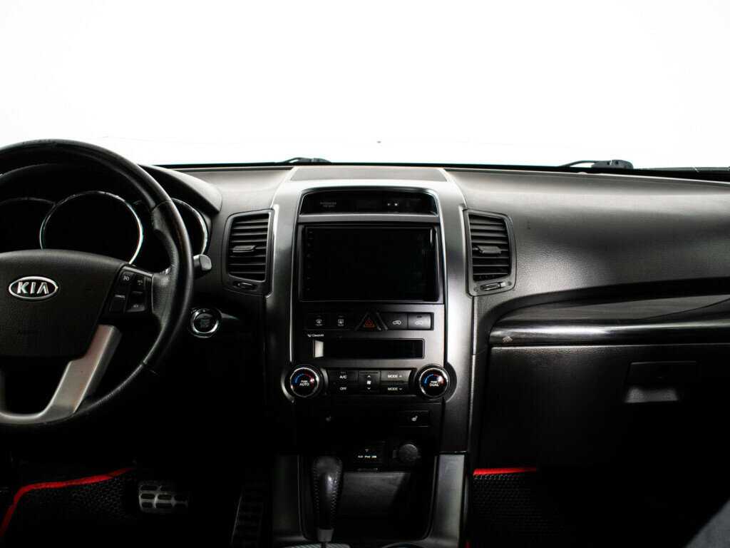 Kia Sorento с пробегом — 2010 год. Фото: #10