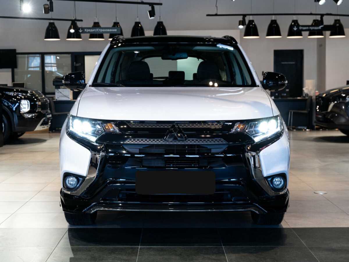 Mitsubishi Outlander с пробегом — 2022 год. Фото: #2