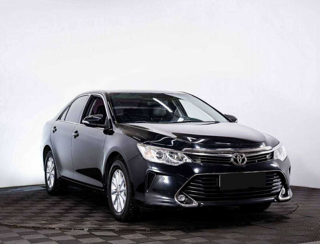 Toyota Camry с пробегом — 2018 год. Фото: #2