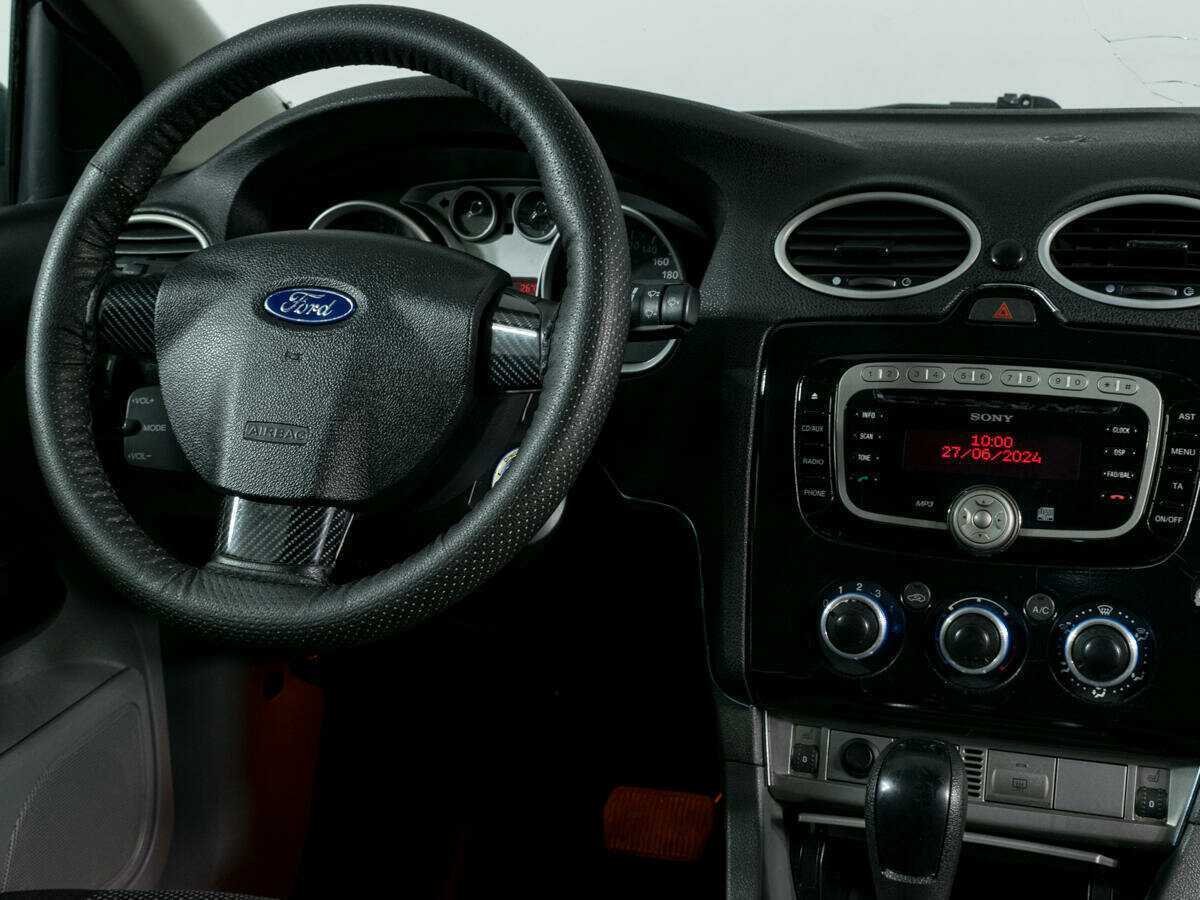 Ford Focus с пробегом — 2010 год. Фото: #9