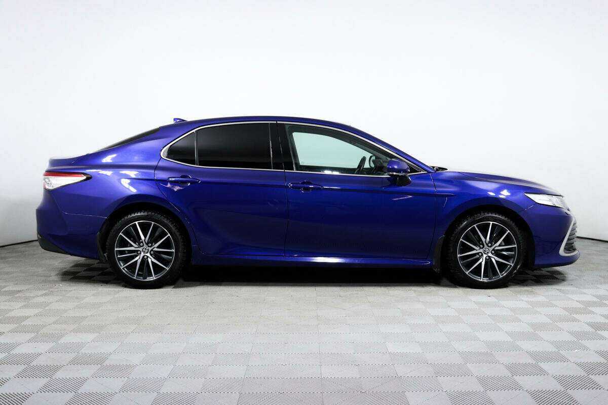 Toyota Camry с пробегом — 2021 год. Фото: #3