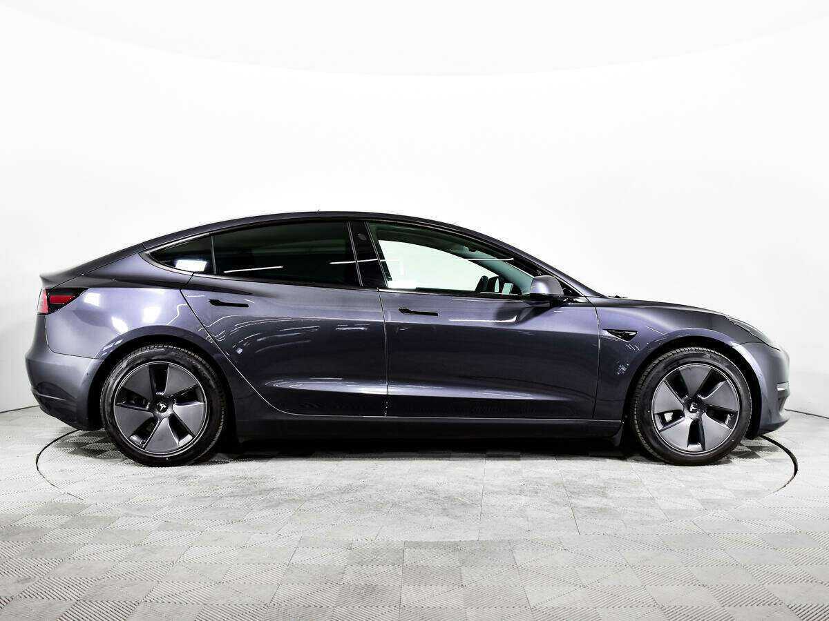 Tesla Model 3 с пробегом — 2021 год. Фото: #3