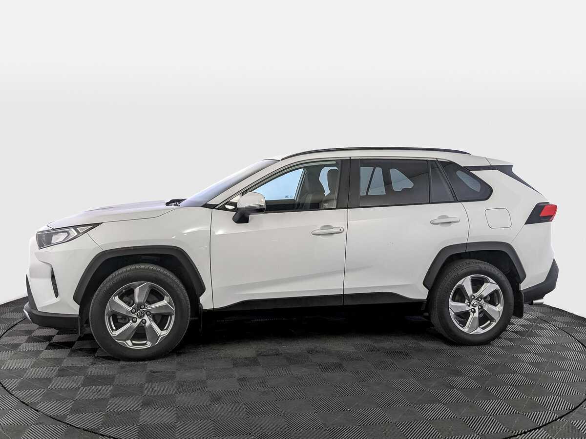 Toyota RAV4 с пробегом — 2021 год. Фото: #7