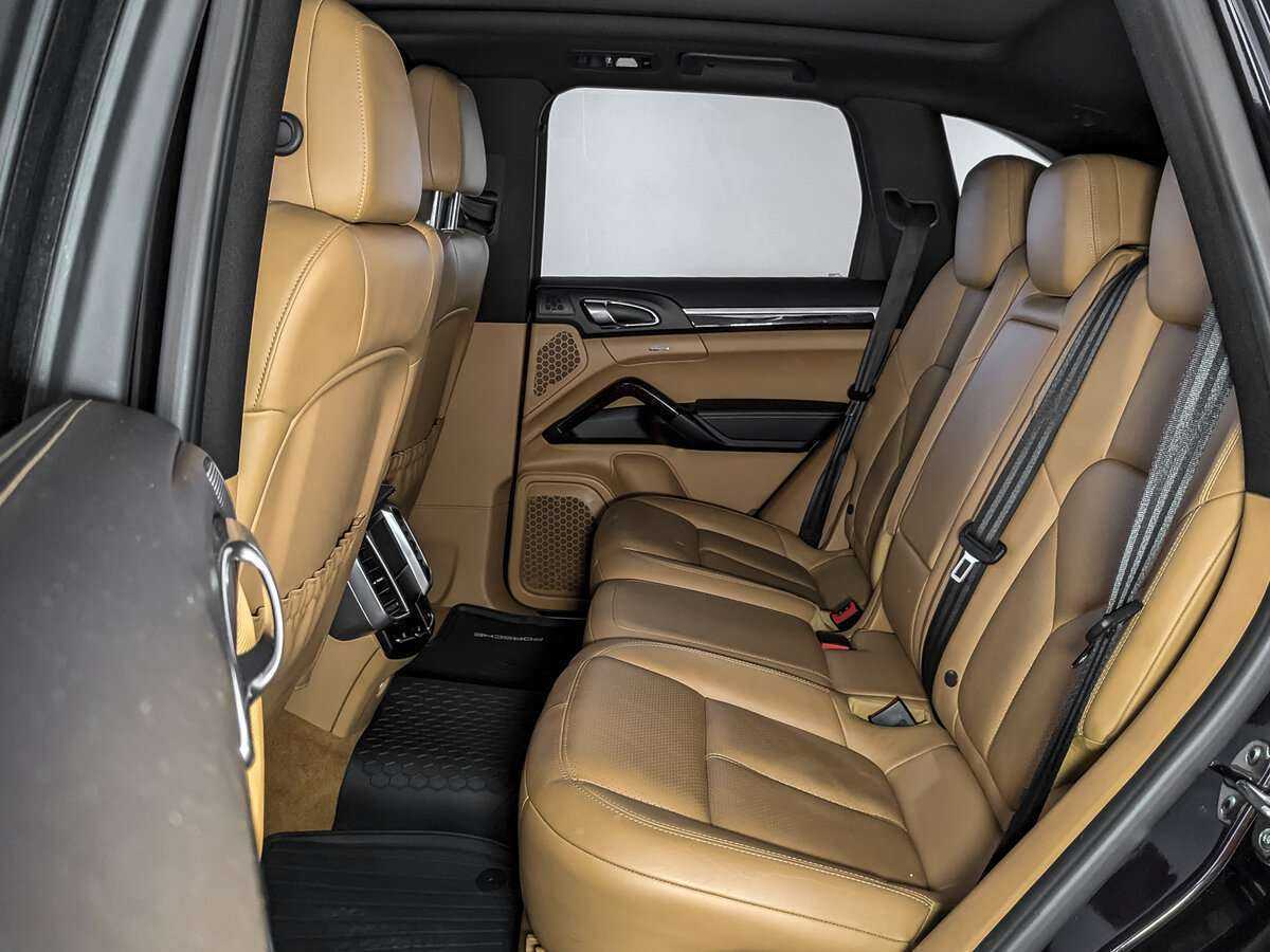 Porsche Cayenne с пробегом — 2014 год. Фото: #8