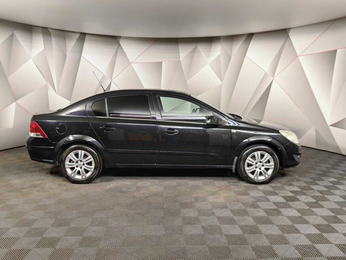 Opel Astra с пробегом — 2008 год. Фото: #5