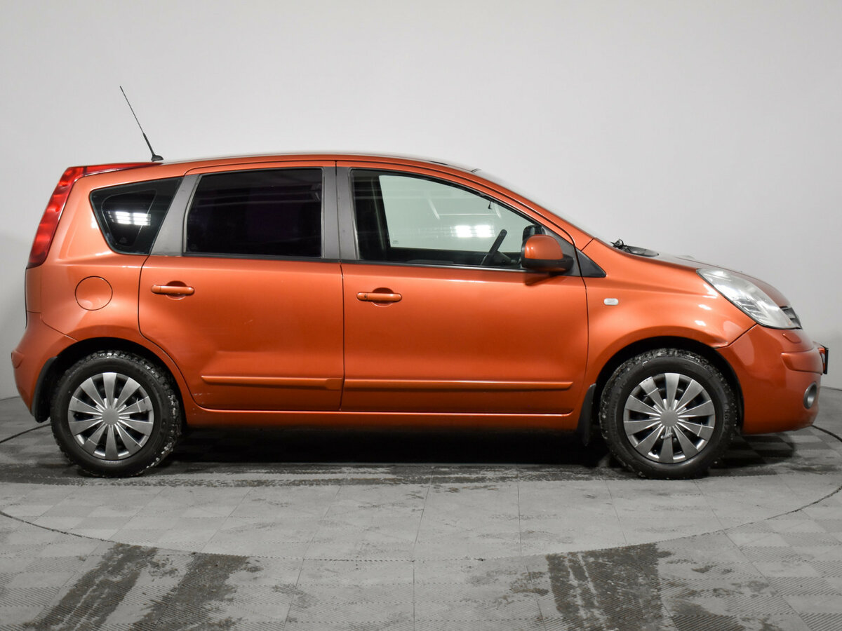 Nissan Note с пробегом — 2007 год. Фото: #3