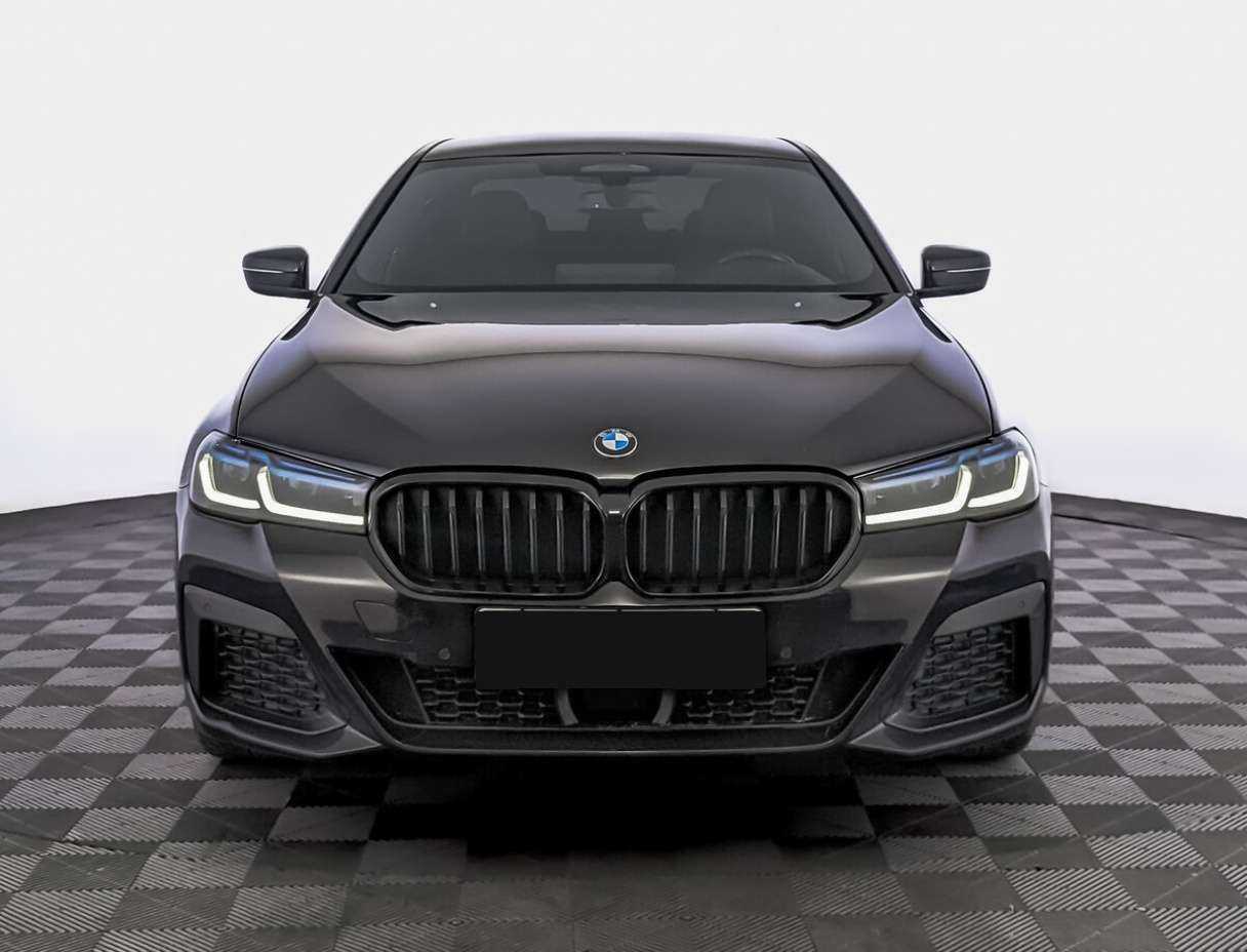 BMW 5 серии с пробегом — 2021 год. Фото: #1