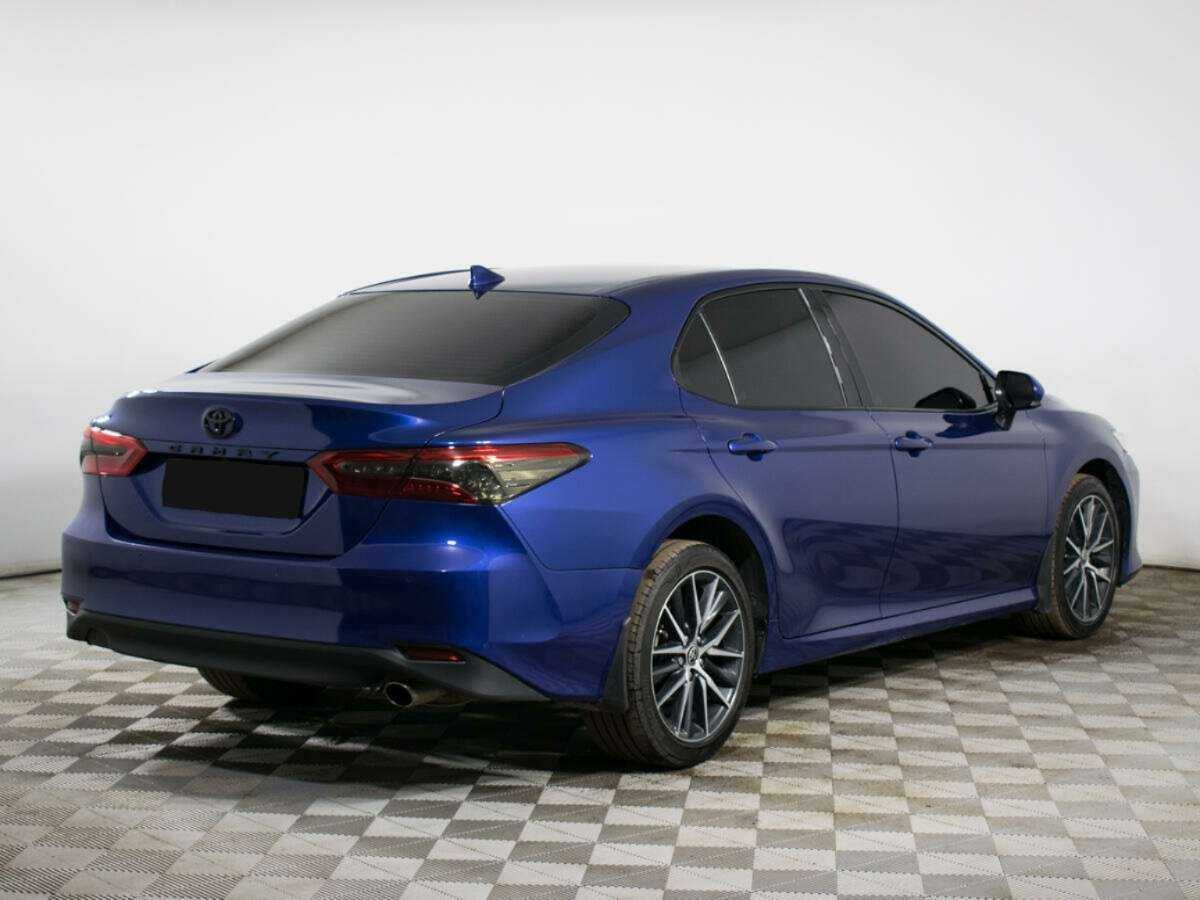Toyota Camry с пробегом — 2021 год. Фото: #4