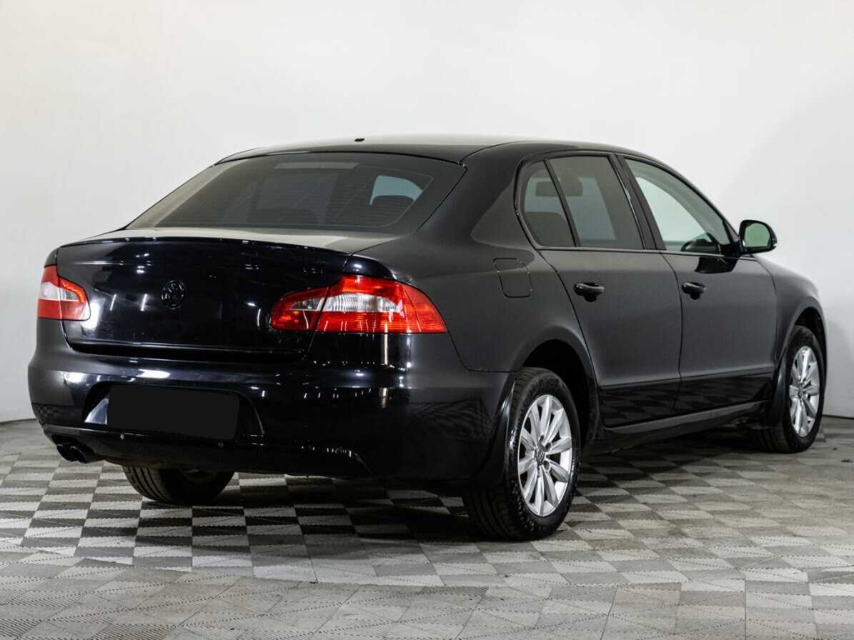 Skoda Superb с пробегом — 2011 год. Фото: #3