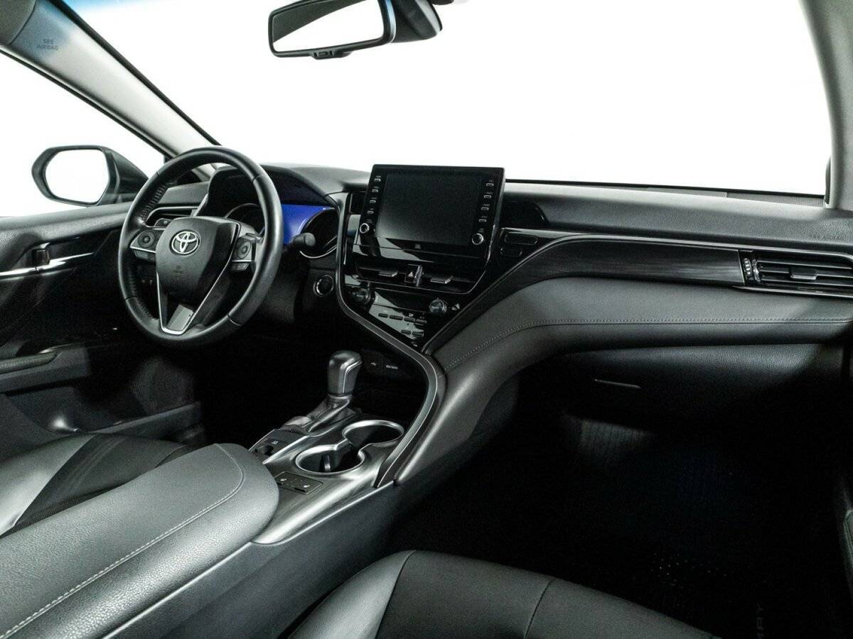 Toyota Camry с пробегом — 2022 год. Фото: #8