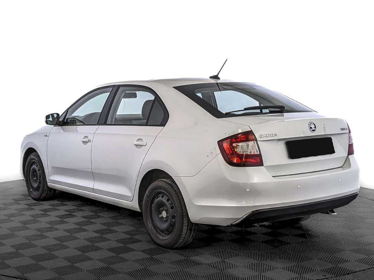 Skoda Rapid с пробегом — 2019 год. Фото: #6