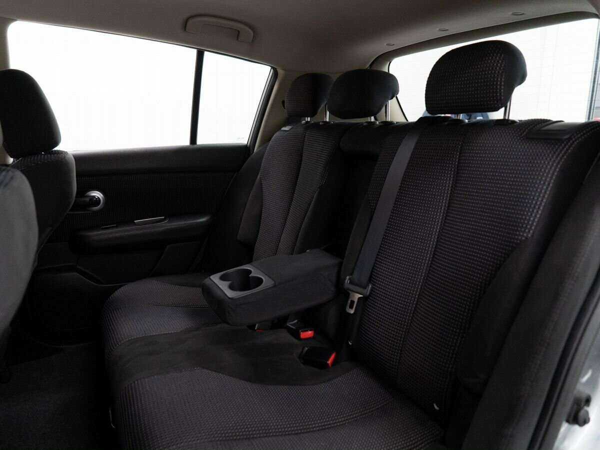 Nissan Tiida с пробегом — 2011 год. Фото: #8