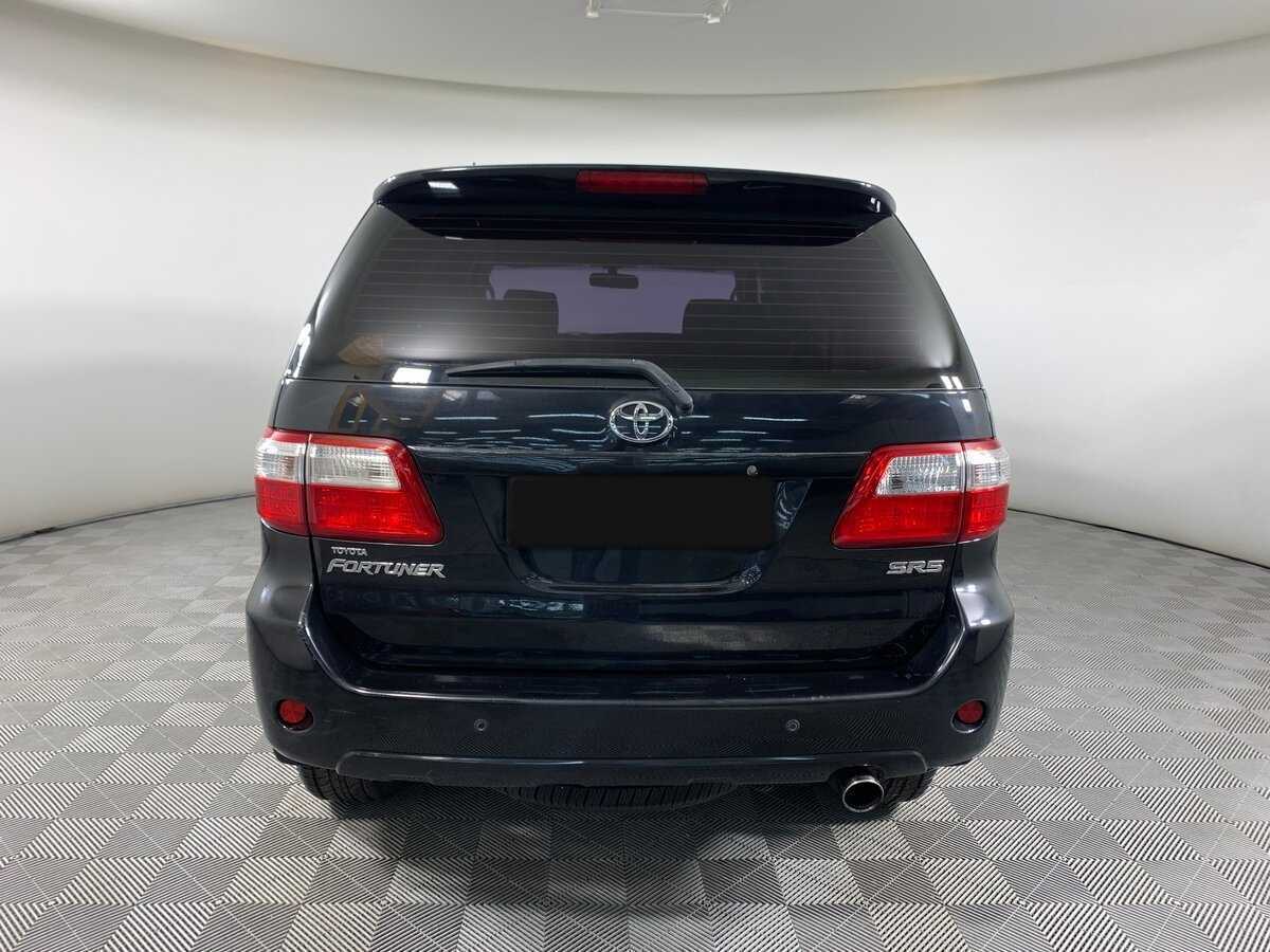 Toyota Fortuner с пробегом — 2011 год. Фото: #5