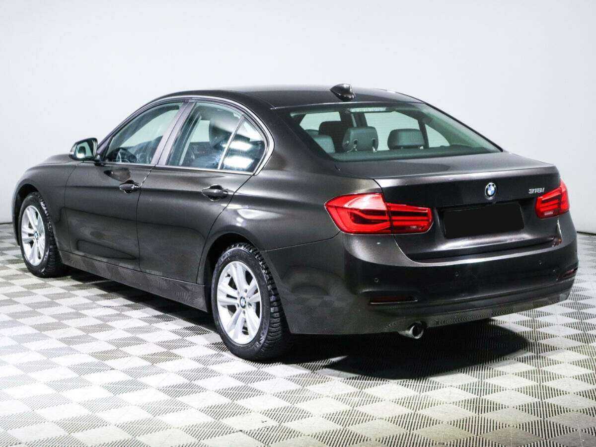 BMW 3 серии с пробегом — 2017 год. Фото: #4