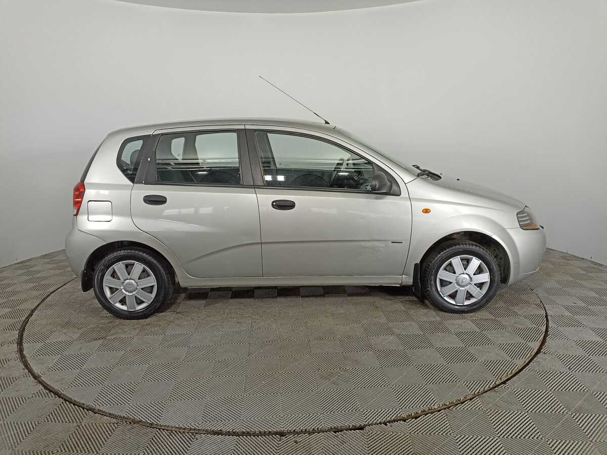 Chevrolet Aveo с пробегом — 2004 год. Фото: #3