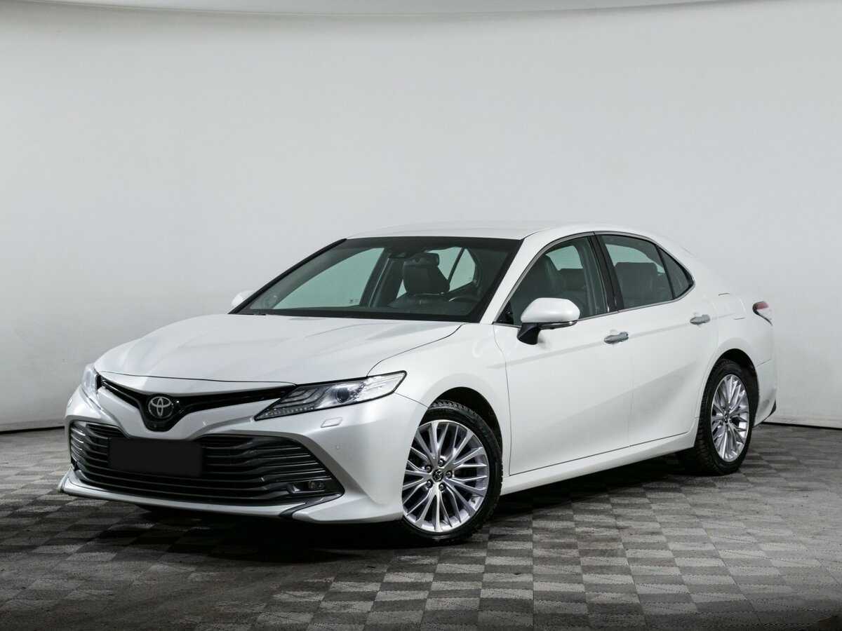 Toyota Camry с пробегом — 2018 год. Посмотреть фото