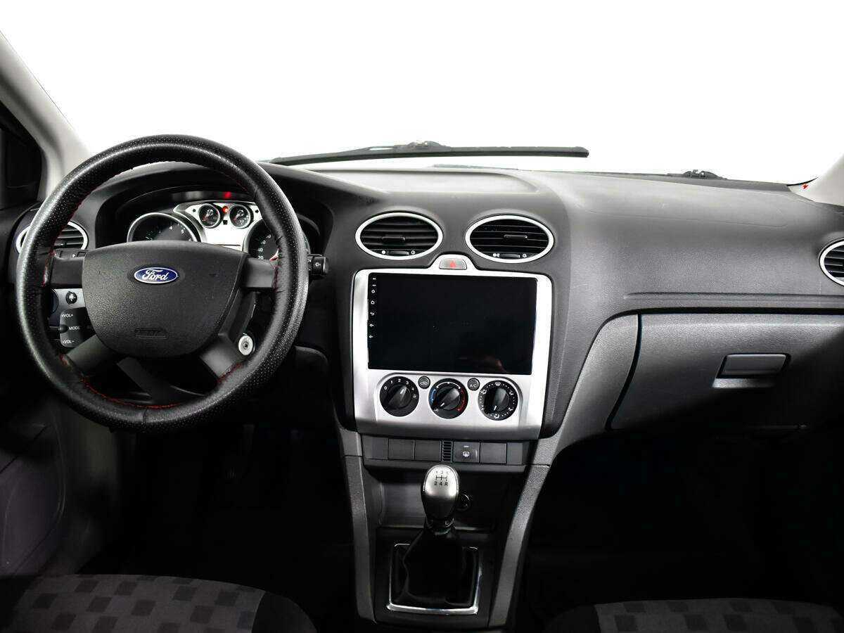 Ford Focus с пробегом — 2011 год. Фото: #11