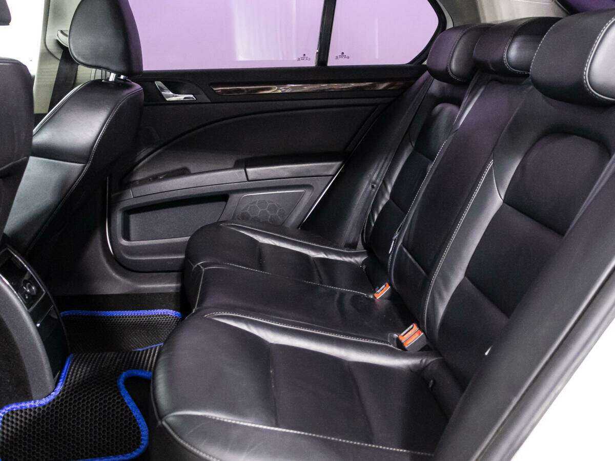 Skoda Superb с пробегом — 2011 год. Фото: #9