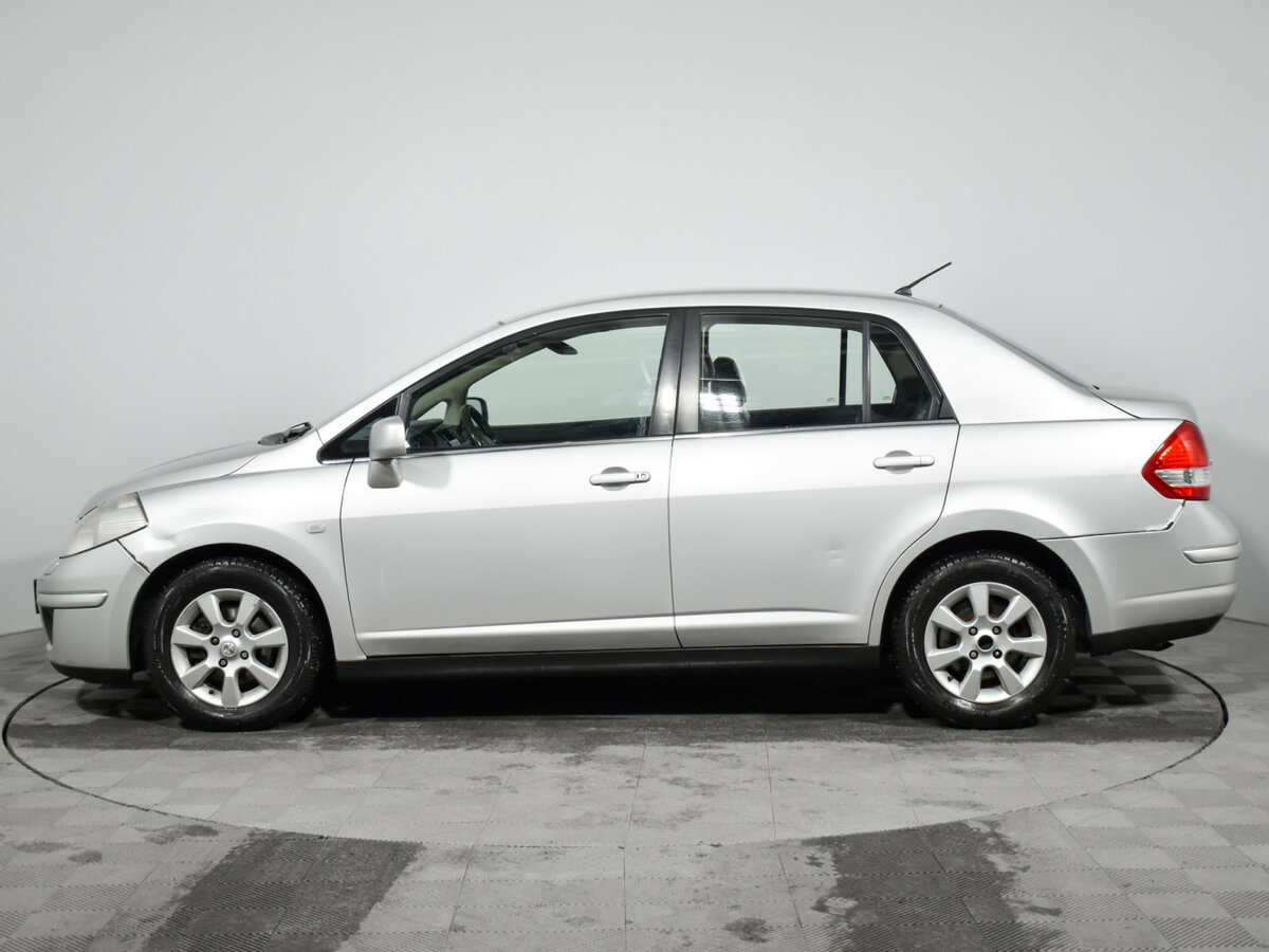 Nissan Tiida с пробегом — 2008 год. Фото: #7