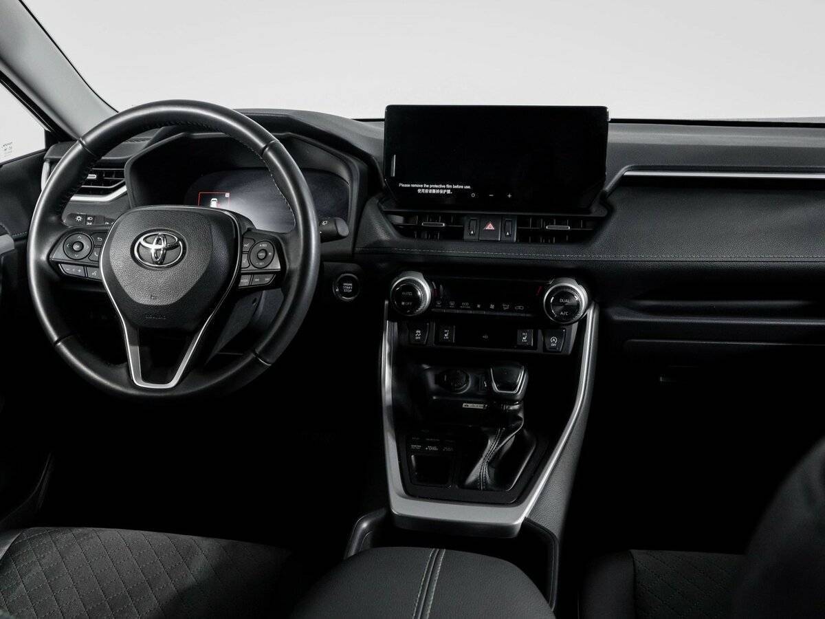 Toyota RAV4 с пробегом — 2024 год. Фото: #11
