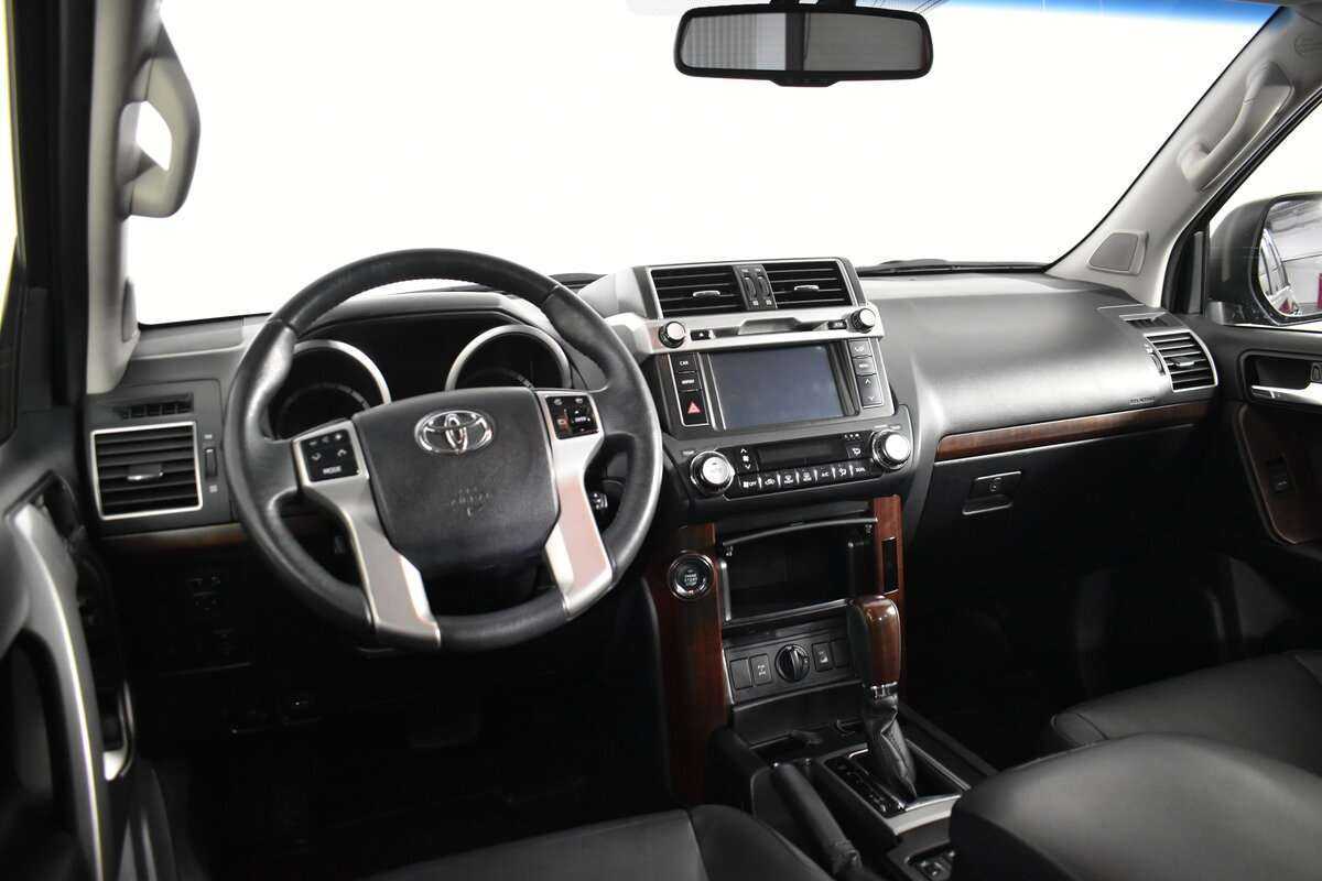 Toyota Land Cruiser Prado с пробегом — 2017 год. Фото: #10