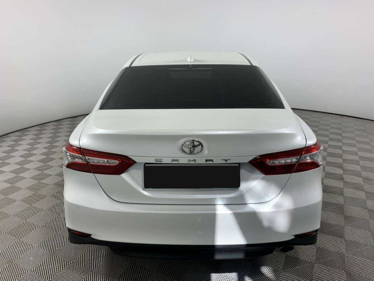 Toyota Camry с пробегом — 2021 год. Фото: #5