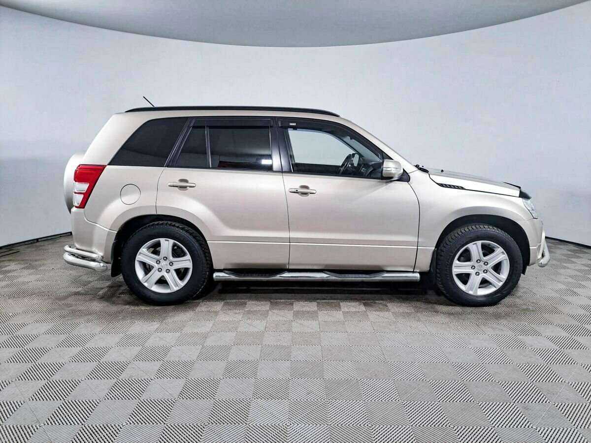 Suzuki Grand Vitara с пробегом — 2011 год. Фото: #3