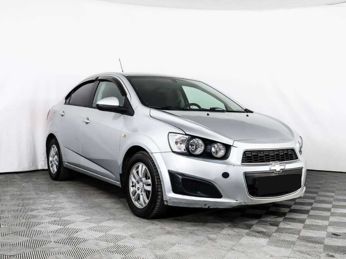 Chevrolet Aveo с пробегом — 2013 год. Фото: #2