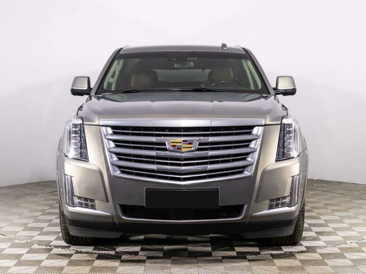 Cadillac Escalade с пробегом — 2018 год. Фото: #1