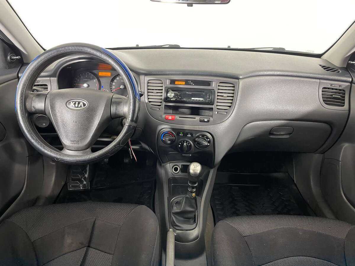 Kia Rio с пробегом — 2007 год. Фото: #8