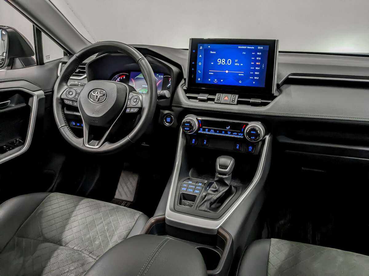 Toyota RAV4 с пробегом — 2022 год. Фото: #21