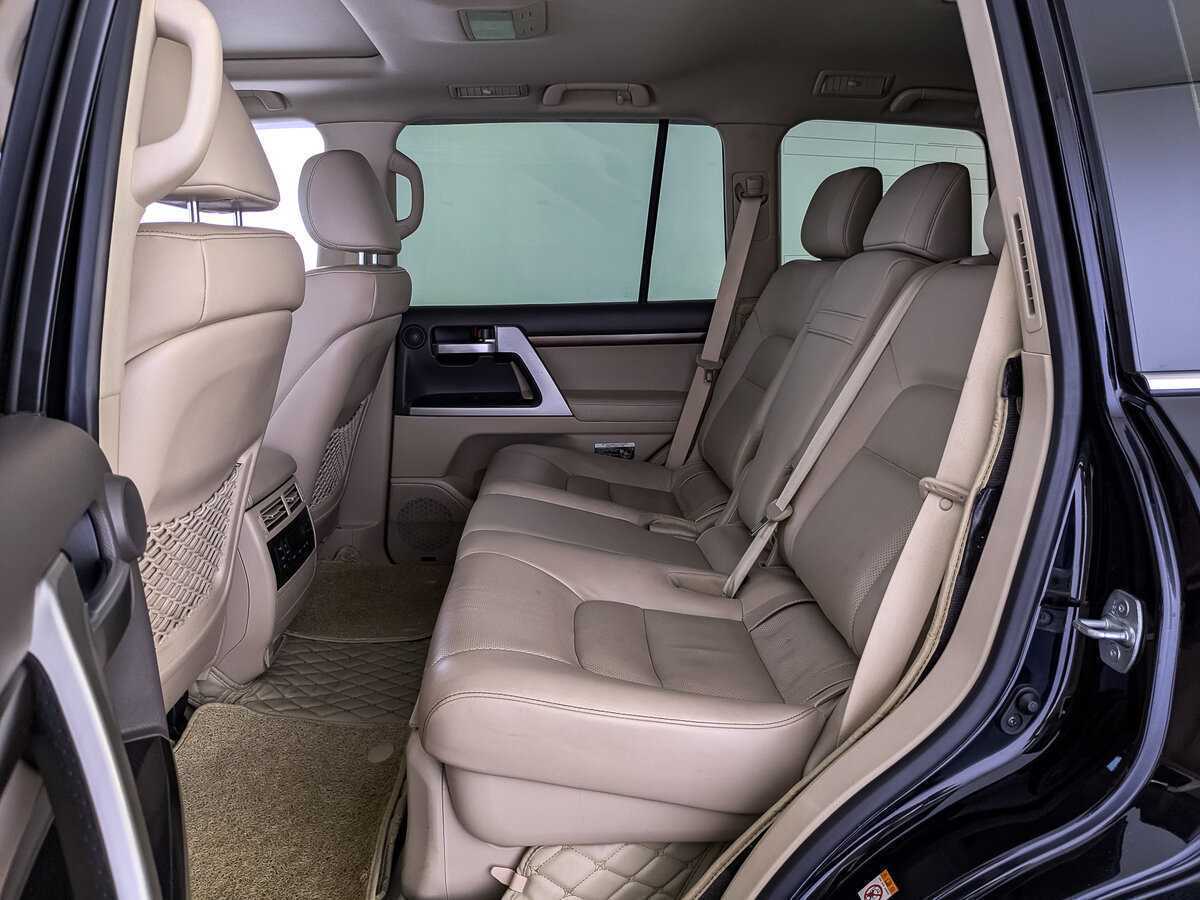 Toyota Land Cruiser с пробегом — 2019 год. Фото: #12